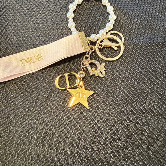 Dior Gold Toned Pearl Bag Charm Keychain - Picture 2 of 10